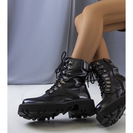 PA1 Černé boty na traktorové podrážce Delle černá 1