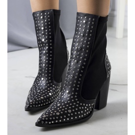 PA1 Černé kozačky zdobené cvočky Orazi černá 1