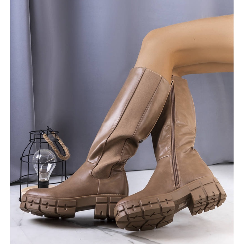 BM Hnědé zateplené kozačky značky Donar hnědý 1