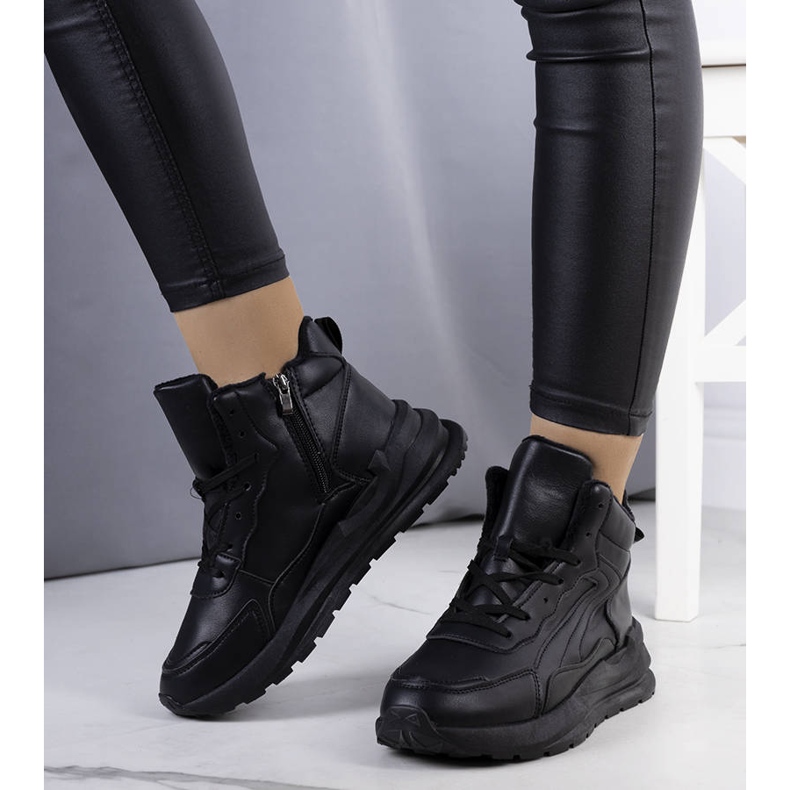 Černé zateplené tenisky značky Tasma černá 1