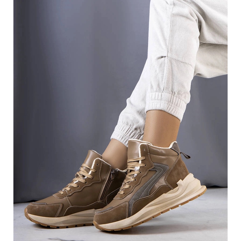 Hnědé zateplené tenisky značky Tasma hnědý 1