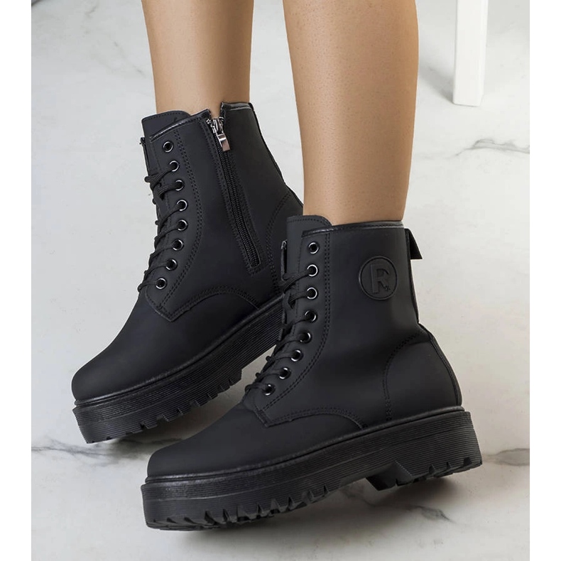 Černé matné boty Dirk černá 1