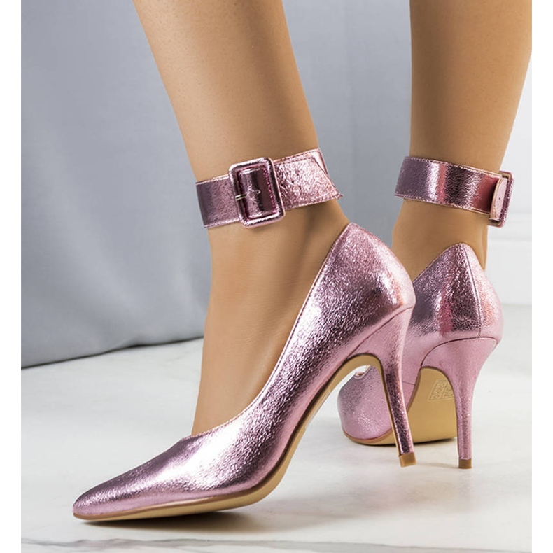 BM Fialové kovové odznaky Janin vícebarevný růžový 1