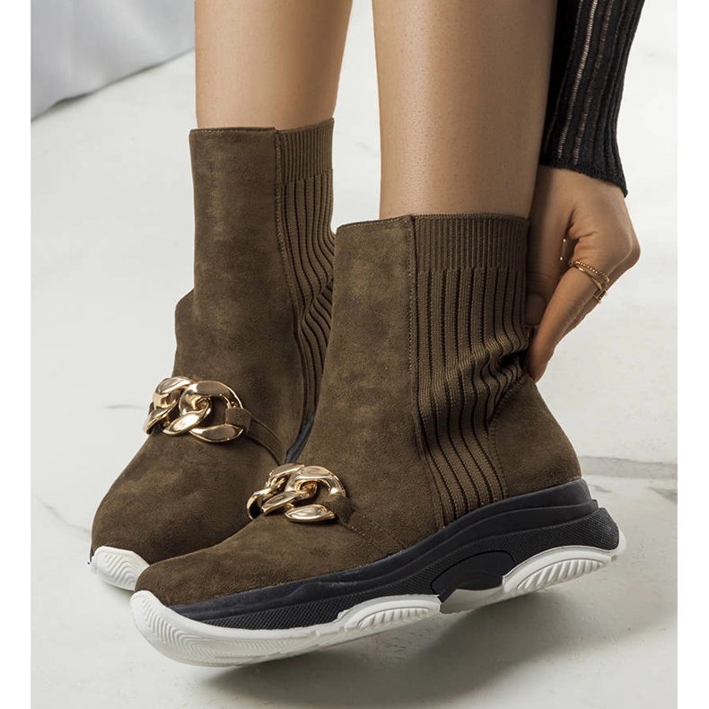 Zelené, zateplené kotníkové boty s řetízkem Ulster zelená 1