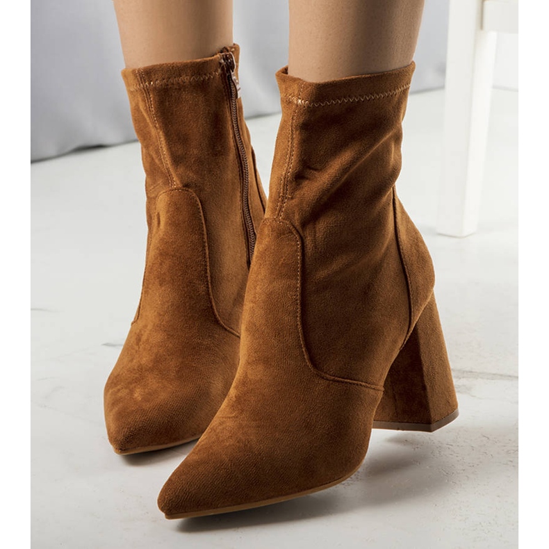 PA1 Velbloudí boty na sloupku Kensley hnědý 1