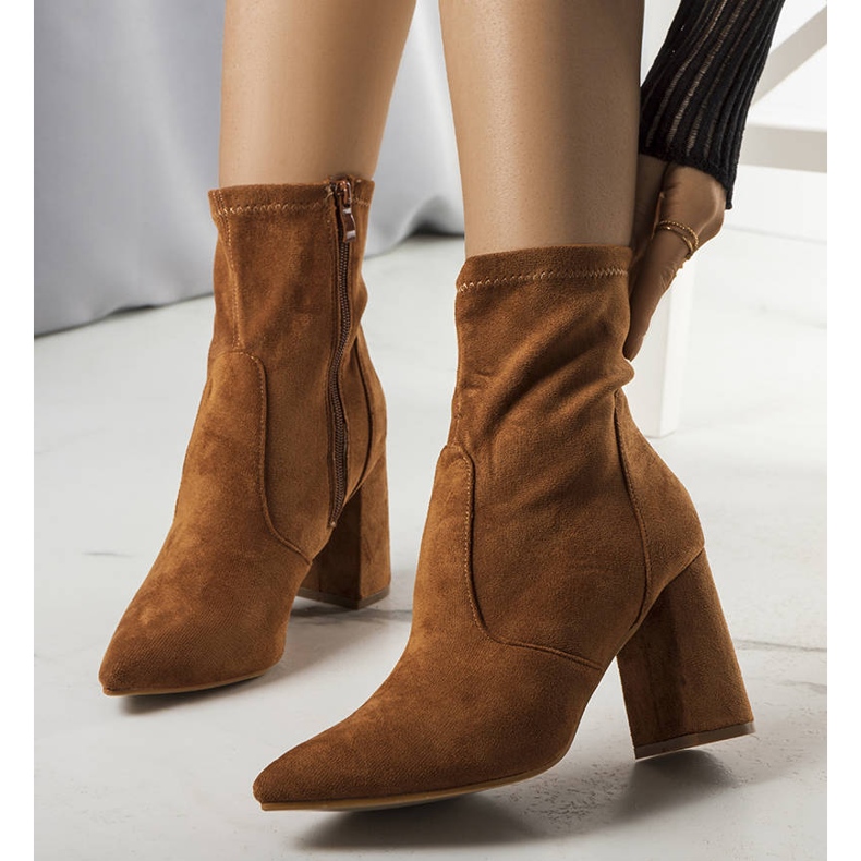 PA1 Velbloudí boty na sloupku Kensley hnědý 2