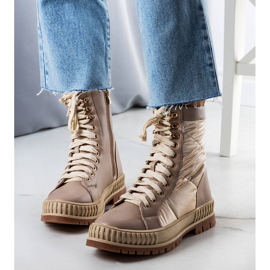 Béžové zateplené kozačky značky Hamina béžový 1 Béžové zateplené kozačky značky Hamina béžový 1