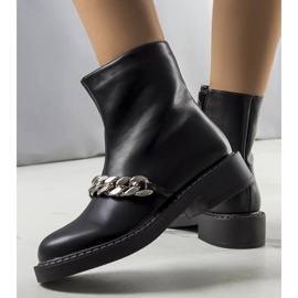 Černé zateplené kozačky značky Larion černý 1