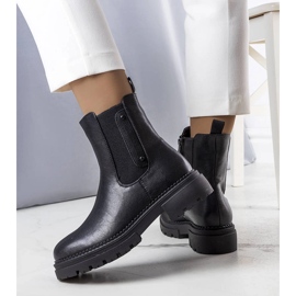 Černé zateplené kozačky od Caron černá 1