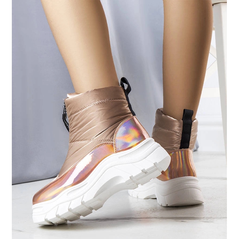 Zlaté lakované sněhule Leonel zlatý 1