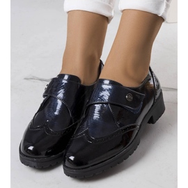 Námořnicky modré lakované boty od Bateli černá 1