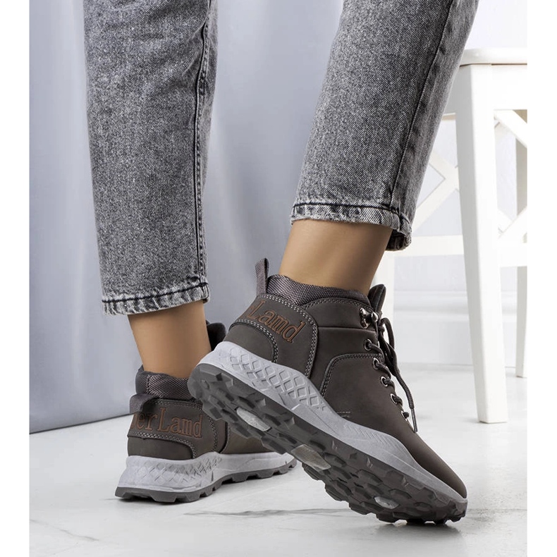 Dámské šedé zateplené kozačky značky Adleri šedá 1