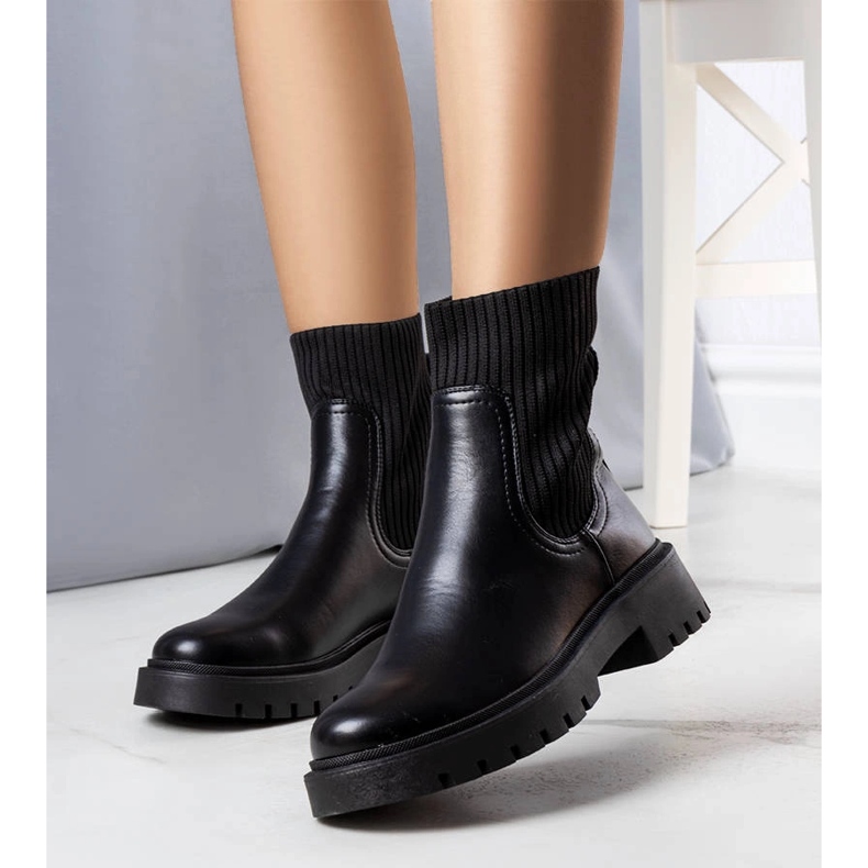 Černé zateplené boty Caland černý 1