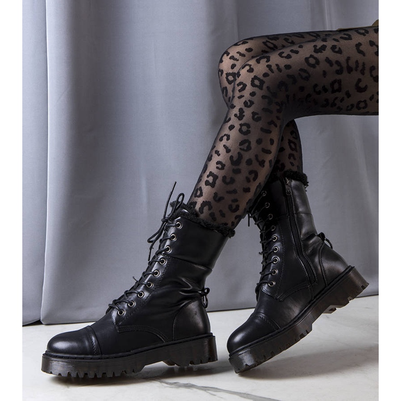 Černé zateplené kozačky značky Marien černý 1