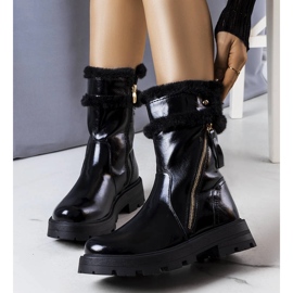 Černé zateplené kozačky od Lensil černá 1