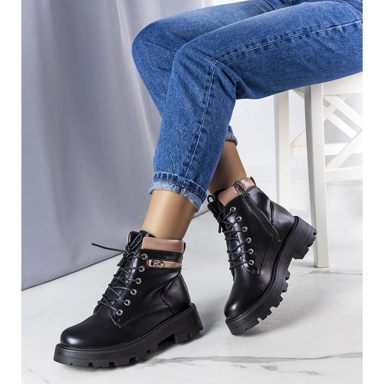 Černé zateplené kozačky od Artois béžový 1