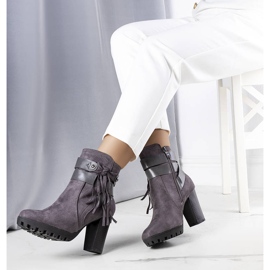 BM Šedé zateplené kozačky od Rayan šedá 1