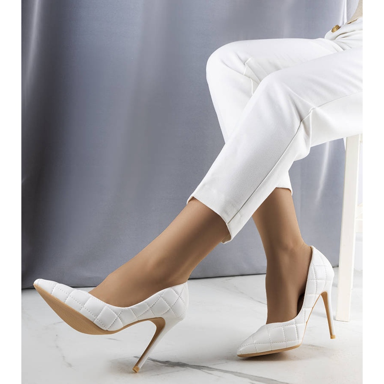 Bílé prošívané vysoké podpatky bílý 1