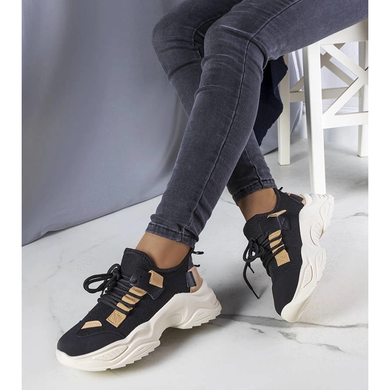 Černé sportovní tenisky od Sheryl černá 1 Černé sportovní tenisky od Sheryl černá 1