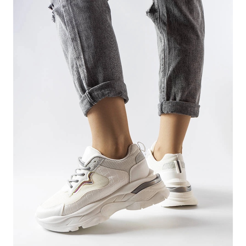 Bílé tenisky zdobené třpytkami od Beatrice bílý 1