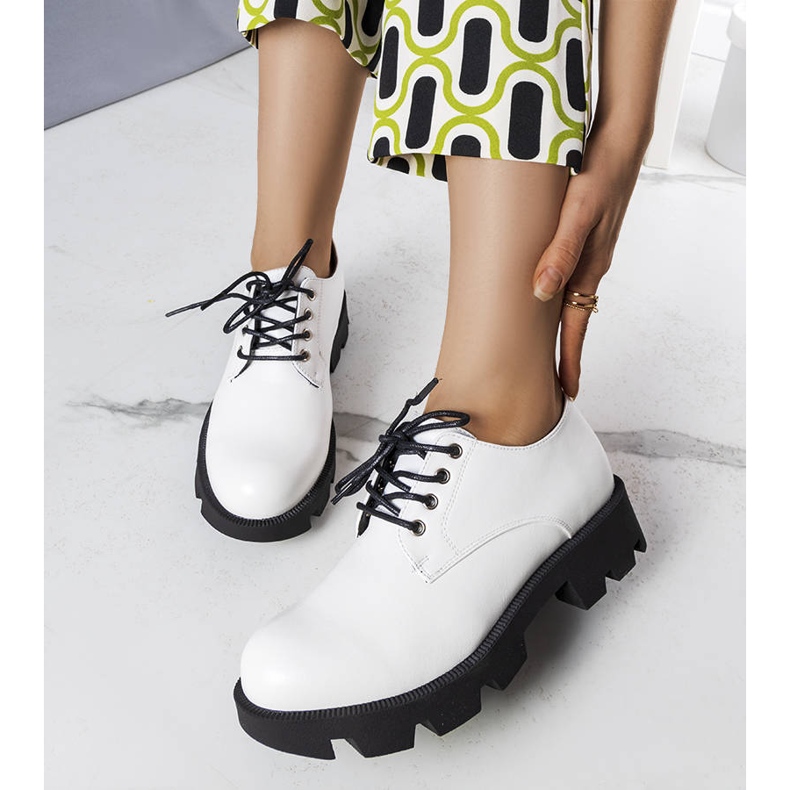 Bílé boty Josephine s masivní podrážkou bílý 1