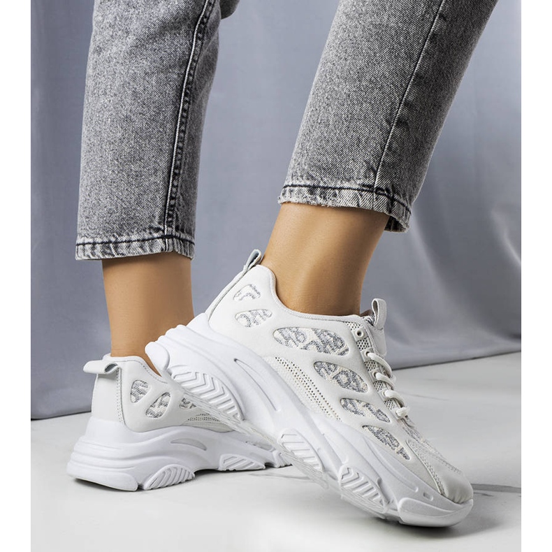 Šedé tenisky zdobené potiskem Kara šedá 1 Šedé tenisky zdobené potiskem Kara šedá 1