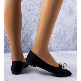 Černé balerínky s mašlí a kamínky od LaGarde černá 1 Černé balerínky s mašlí a kamínky od LaGarde černá 1