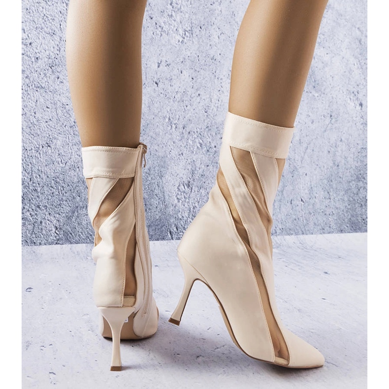 Béžové kozačky s průhlednými vsadkami od Jay béžový 1