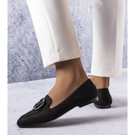 Černé baleríny s hranatou špičkou od Carrière černá 1