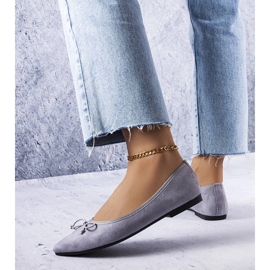 Šedé špičaté baleríny od Latour šedá 1