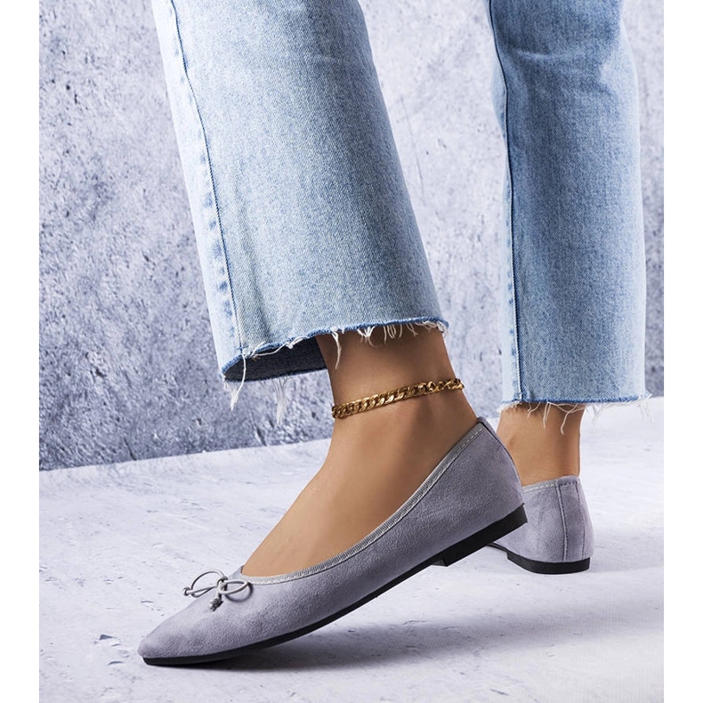 Šedé špičaté baleríny od Latour šedá 1