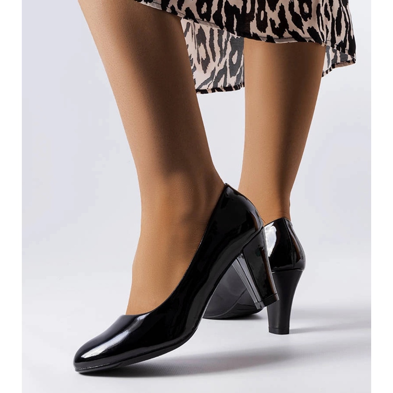 Černé lakované lodičky Burkett černý 1