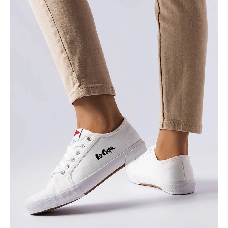 Bílé tenisky Lee Cooper LCW-23-44-1648L bílý 1