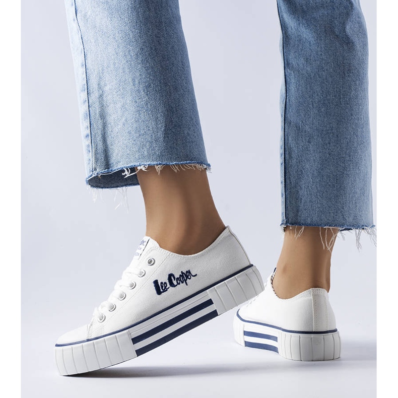 Bílé tenisky Lee Cooper LCW-23-31-1802L bílý 1