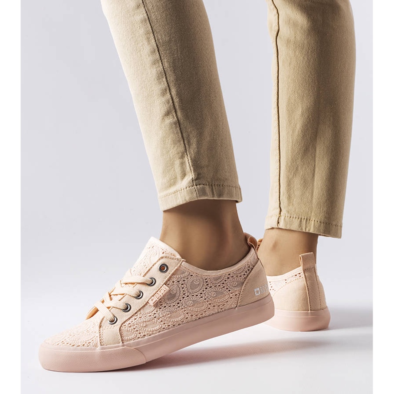 Růžové tenisky s výšivkou Big Star JJ274059 růžový 1 Růžové tenisky s výšivkou Big Star JJ274059 růžový 1