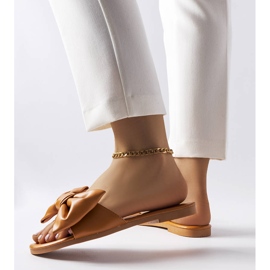 Hnědé elegantní sandály s mašlí od Garnier hnědý 1