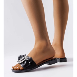 Černé elegantní žabky s kamínky od Fifi černý 1