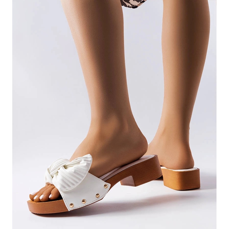 Rochefort bílé jezdce na nízkém podpatku bílý 1