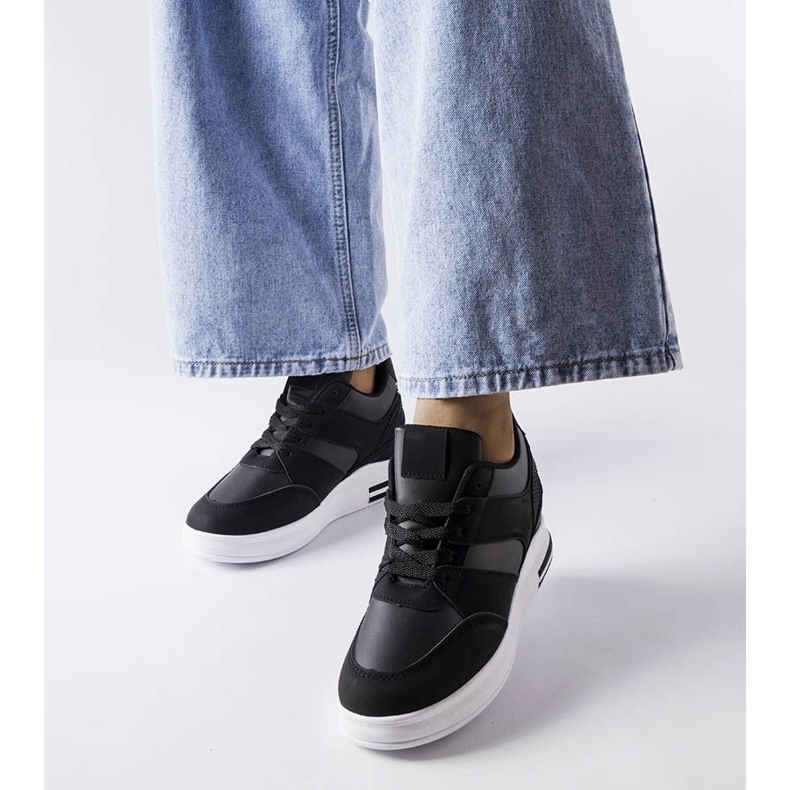 Černé tenisky CinqMars na klínku černá 1