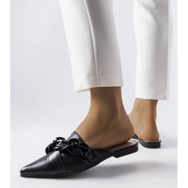 Černé elegantní sandály s řetízkem od Patenaude černý 2