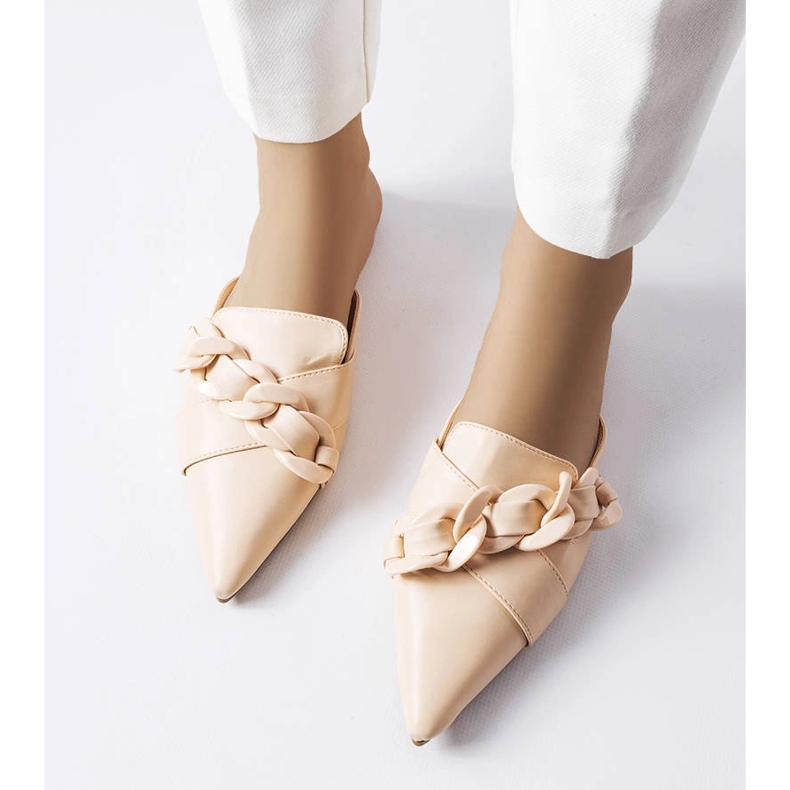 Béžové elegantní sandály s řetízkem od Patenaude béžový 1