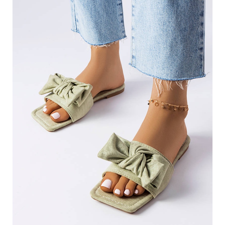 Zelené elegantní slidery s mašlí od Thériault zelená 1