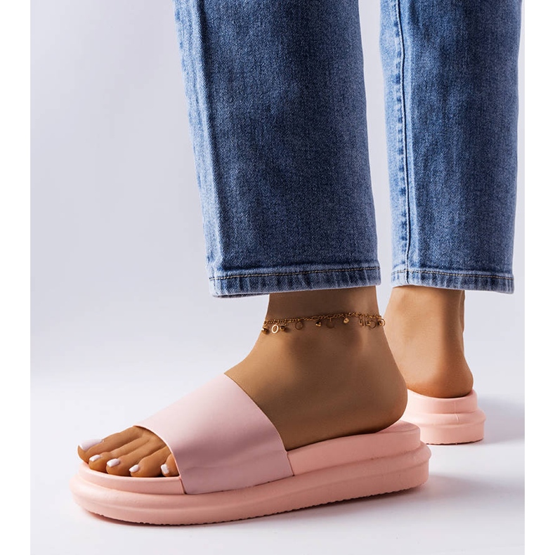 Růžové pantofle na platformě Paquette růžový 2