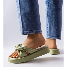 Zelené sandály na platformě s mašlí od Edvarda zelený 1