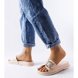 Béžové skluzavky zdobené kamínky od Griegsvei béžový 2