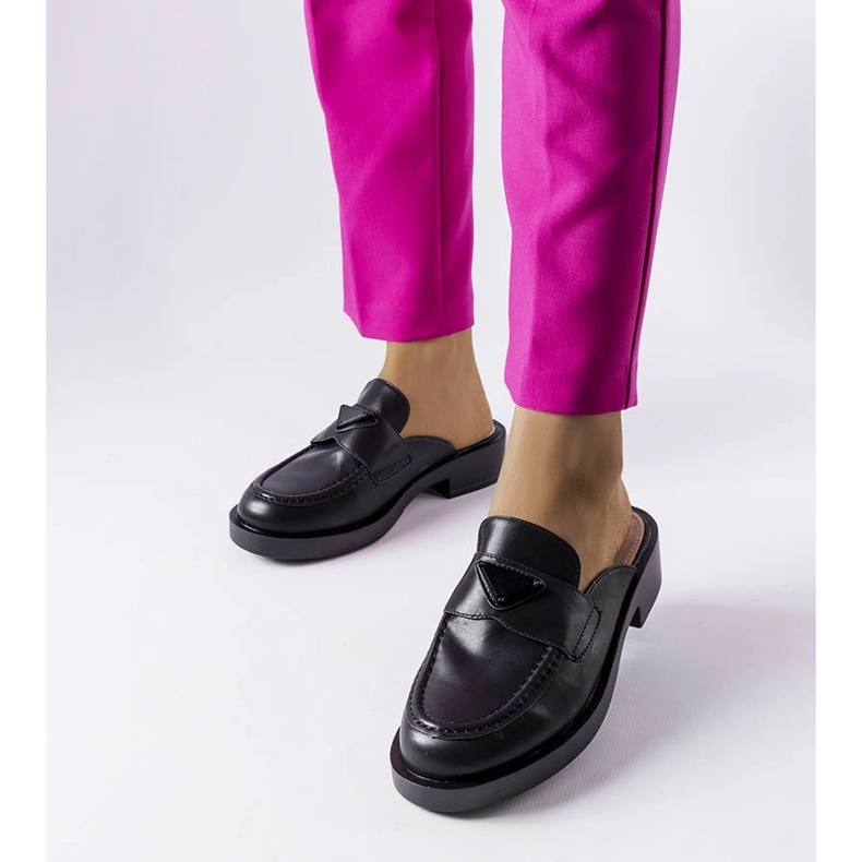 Černé skluzavky se zabudovanou špičkou od Berkshire černá 1