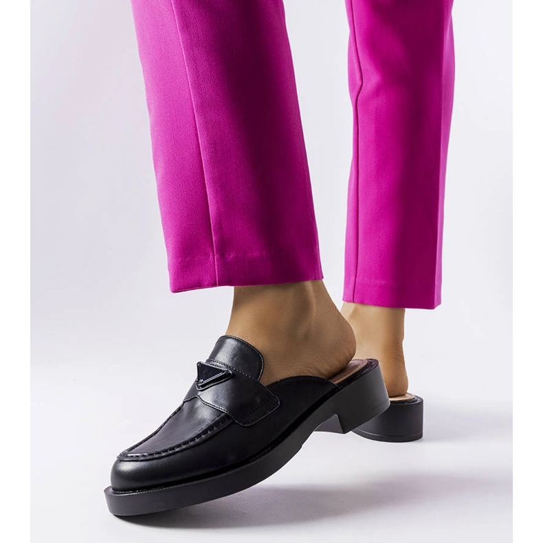 Černé skluzavky se zabudovanou špičkou od Berkshire černá 2