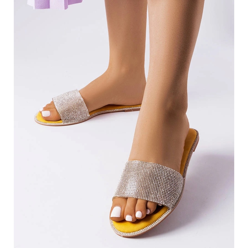 Žluté slidery zdobené kamínky Guilmette žlutá 1