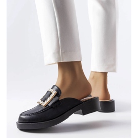 Černé žabky s vestavěnou špičkou značky Columbus černá 1 Černé žabky s vestavěnou špičkou značky Columbus černá 1