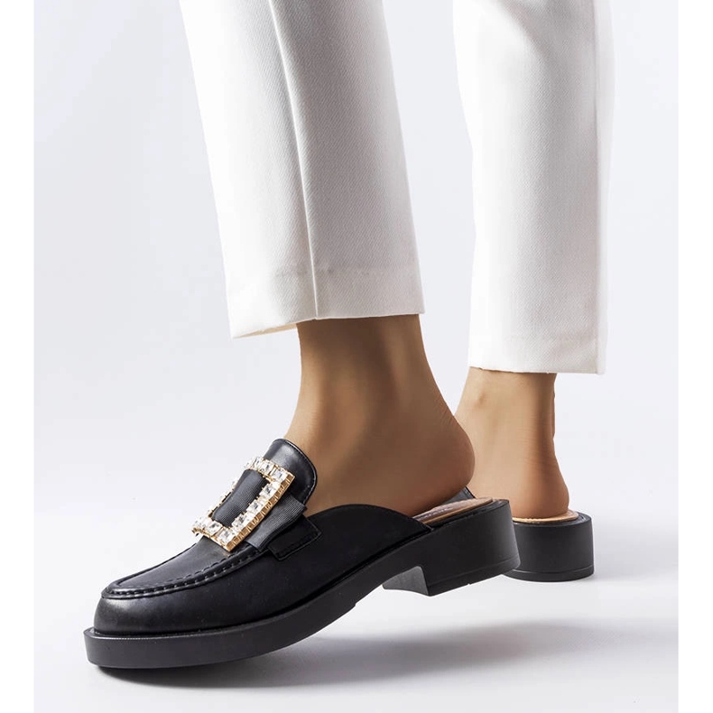 Černé žabky s vestavěnou špičkou značky Columbus černá 1